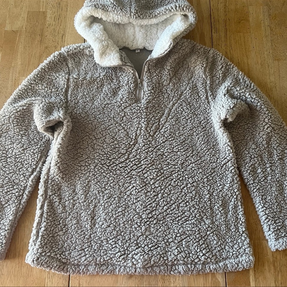 Fuzzy Gray 1/4 Zip Hooded Sweatshirt ~ Large